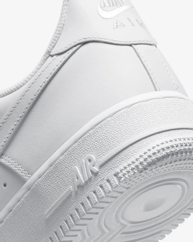 Кроссовки Nike Air Force 1 07 CW2288-111