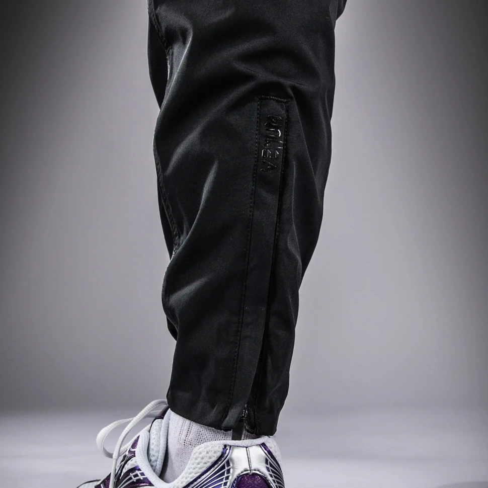Брюки спортивные Venum Cargo Light Aero Joggers - Black Ven05589-001