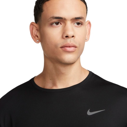 Футболка Nike M NK DF UV MILER SS DV9315-010